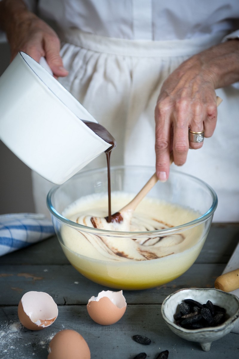 chocolat fondu dans oeufs et sucre